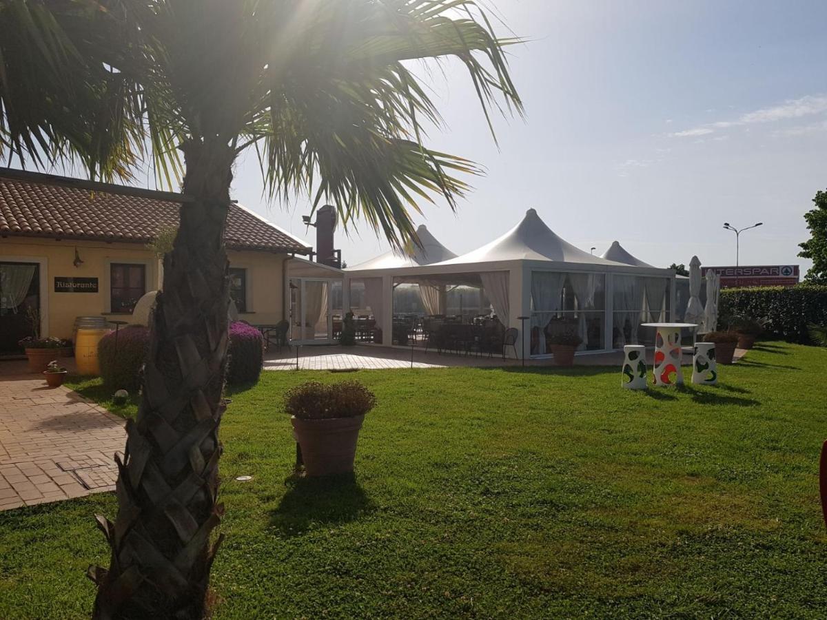 I Giardini Del Novecento Hotel Lamezia Terme Kültér fotó
